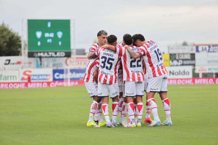 Unión fue efectivo y festejó un triunfazo ante Sarmiento
