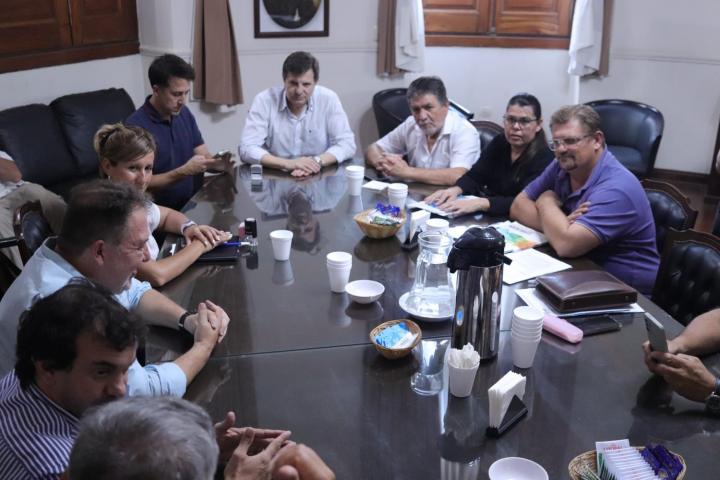 Se levantó el paro de 72 horas por acuerdo entre Festram y los intendentes paritarios