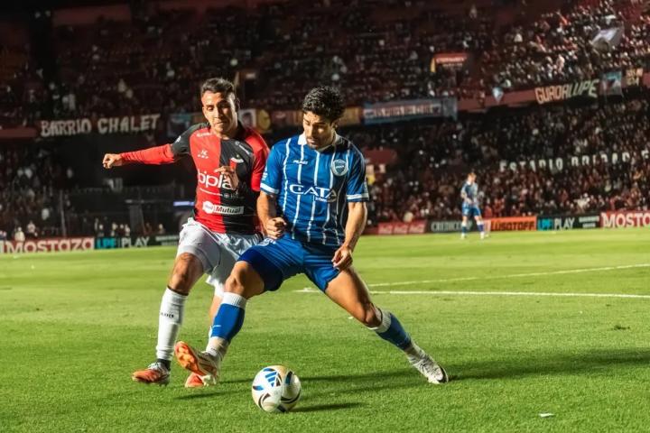 Colón no logró quebrar el cero ante Godoy Cruz y perdió la punta de su zona
