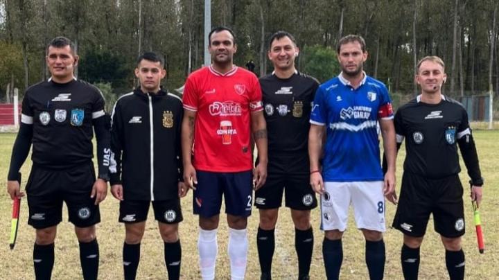 Liga santafesina: Independiente igualó 1-1 con La Salle en un partido parejo