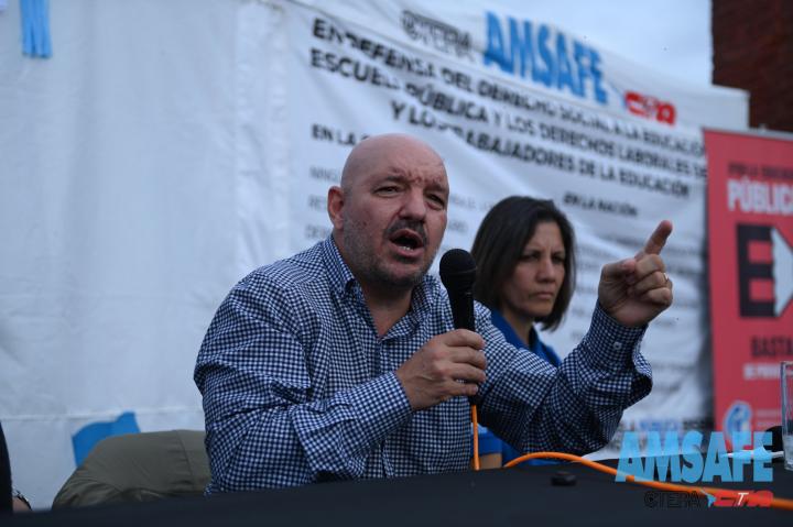 La Carpa Blanca recorre Santa Fe y convoca a un festival provincial en defensa de la escuela pública