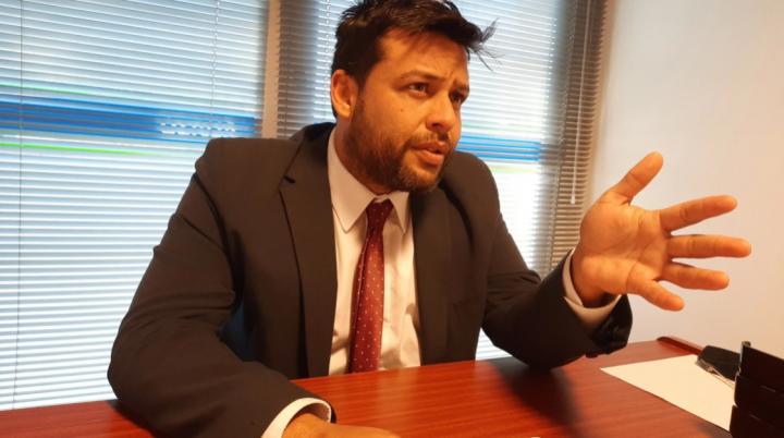 Alvizo exigió una investigación sobre la entrega de agua contaminada en bidones
