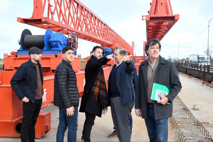 Poletti y Garibaldi recorrieron la obra del nuevo Puente Carretero y destacaron el impacto en la movilidad