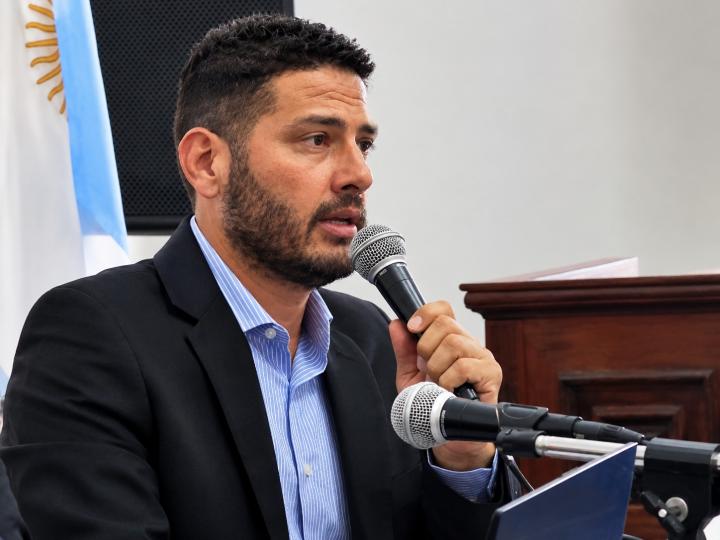 Sebastián Iglesias: “El debate por el agua debe tener como prioridad la mejora del servicio para los vecinos”