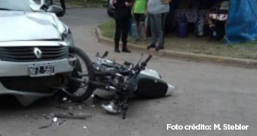 Falleció la joven motociclista que se había accidentado en Gómez Cello y Obispo Gelabert