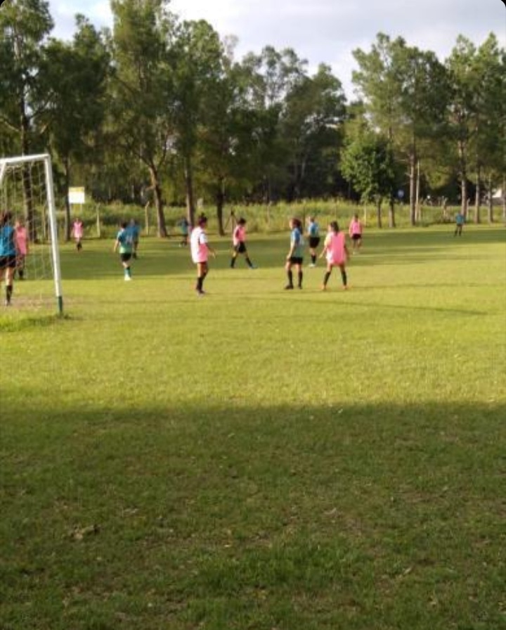 Fútbol femenino: En su primer amistoso Comuna de sauce viejo empató ante Peñarol