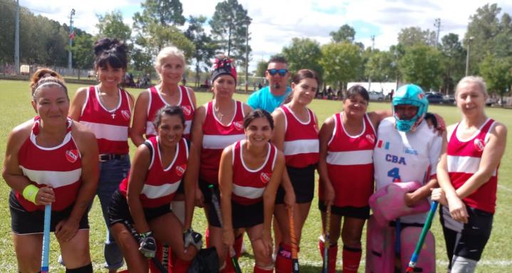Mamis hockey: Victoria de Independiente en su debut en el Torneo de Acesamh