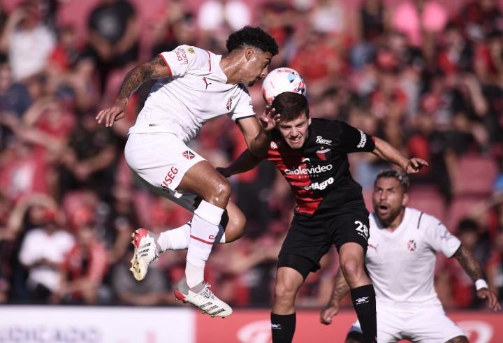 Colón empató 2-2 con Independiente 