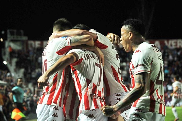 Unión recibe a Fluminense en un duelo clave 