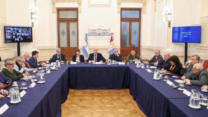 Perotti presidió el Consejo Económico y Social, en el que detalló el acuerdo con la Nación por la deuda con la provincia