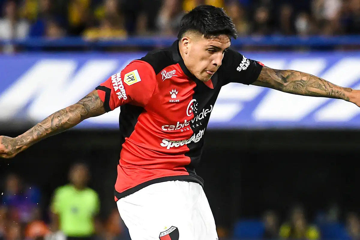 Colón rechazó una oferta de la MLS por Facundo Farías 