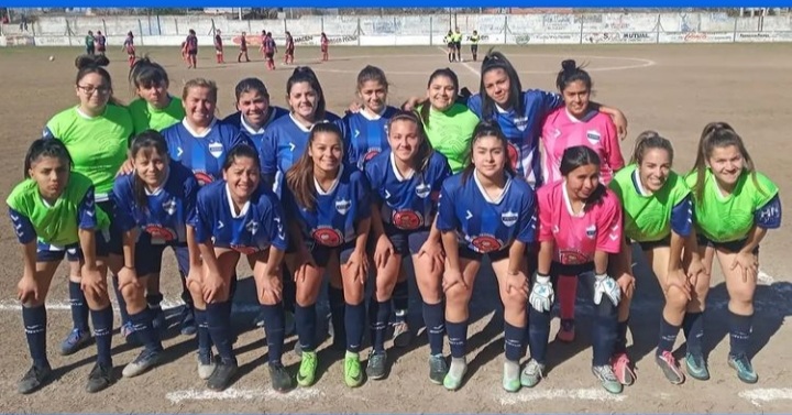 Fútbol femenino: En la B Atenas cayó ante San Cristóbal