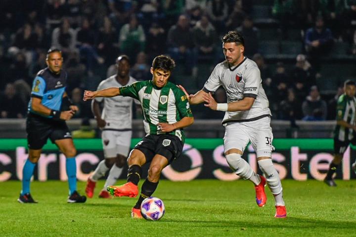 Con polémica, Colón perdió 2-1 con Banfield  