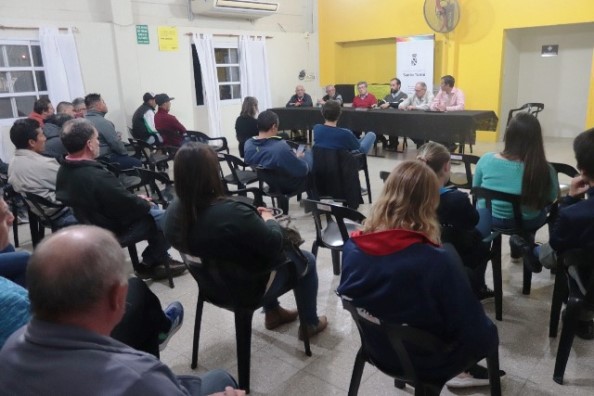 La Municipalidad continúa apoyando a deportistas y clubes locales 