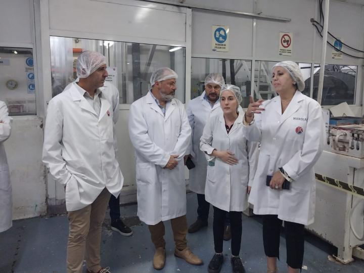 Sacnun y Zamora visitaron la planta de producción que  SWEET S.A.  posee en Sauce Viejo