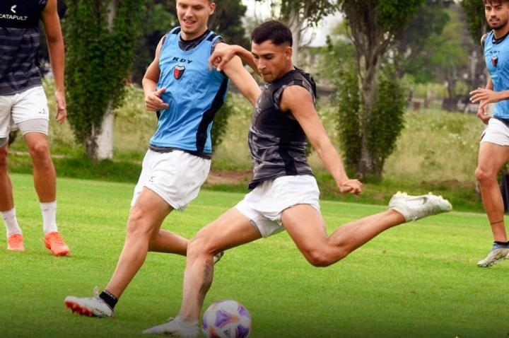 Colón ya trabaja pensando en su debut en la Copa Argentina 