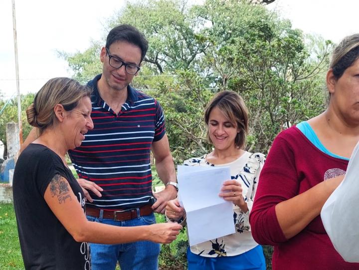 Julián Ilchischen y Melina Olivera  recorrieron todos los centros de salud de Santo Tomé