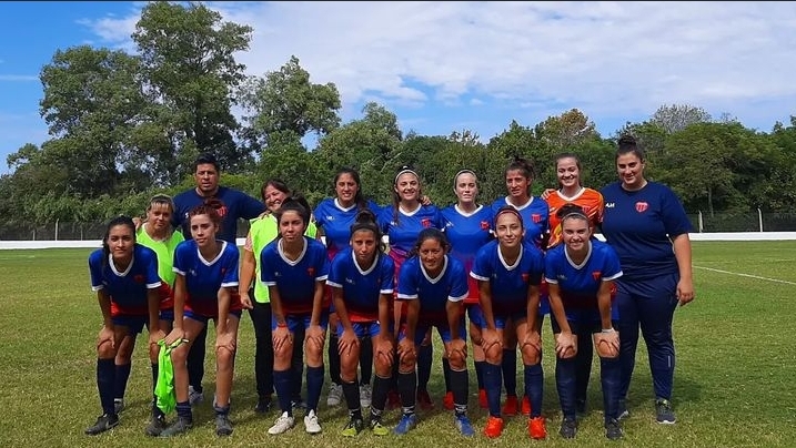 Fútbol femenino: Vecinal Gálvez volvió al triunfo, tras golear a Las Flores II