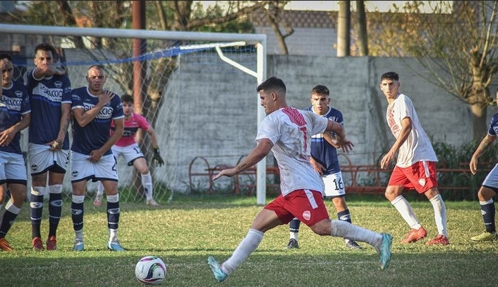 Liga santafesina: Independiente Santo tomé igualó 1 a 1 ante Gimnasia y Esgrima, en el Gigante de Ciudadela