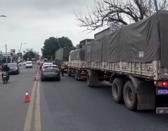 Refuerzo de controles en el Puente Carretero por el tránsito pesado