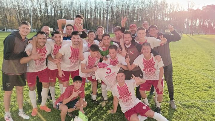 Liga santafesina: Independiente Santo tomé goleó y se mantiene como único líder del campeonato 