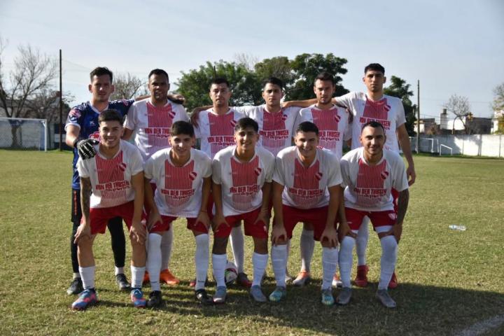 Liga santafesina: Independiente Santo tomé recibe a Cosmos, en el Mauricio Martínez 
