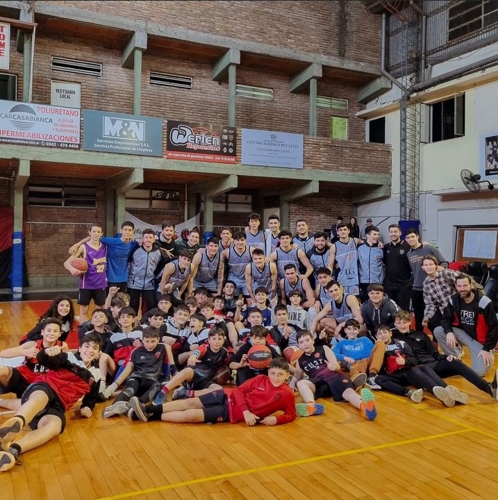 Basquet masculino: Primera victoria de Unión Santo tomé de local en  Copa Santa Fe 