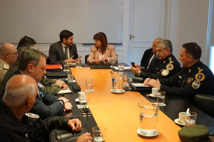 El gobernador estuvo en Buenos Aires y se reunió con Bullrich