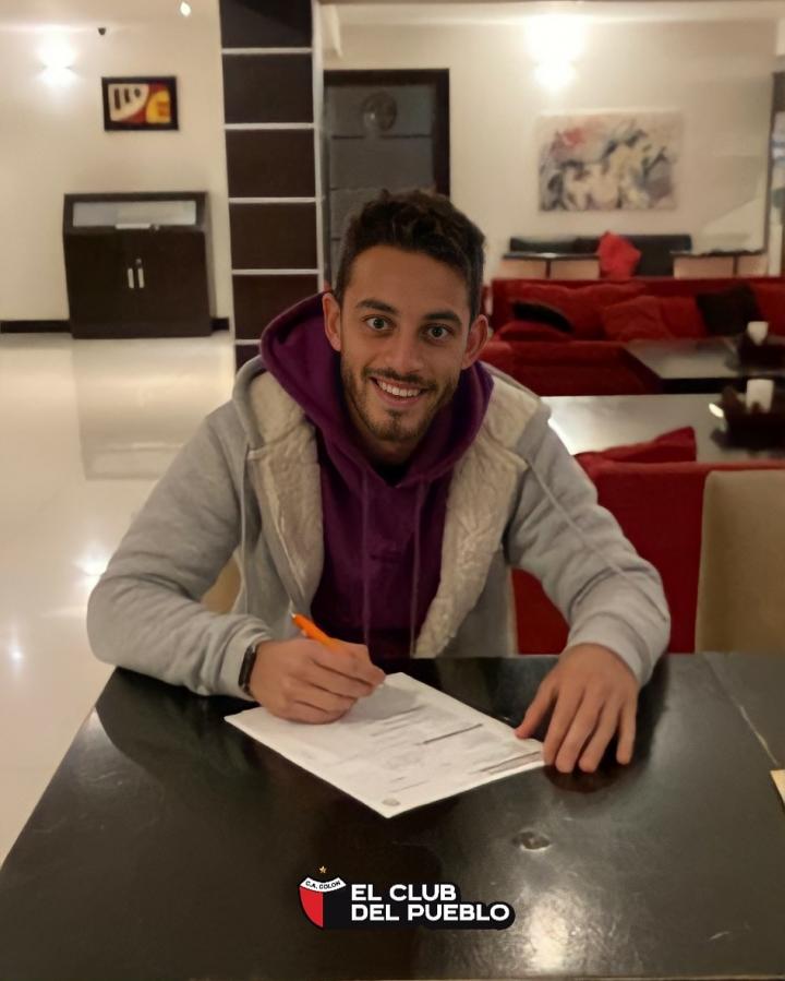 Nahuel Gallardo firmó su contrato en Colón 