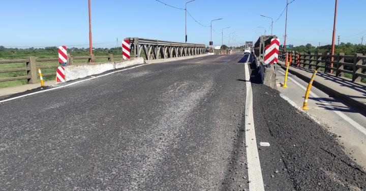 Vialidad monta las primeras estructuras para los trabajos de reparación del Puente Carretero