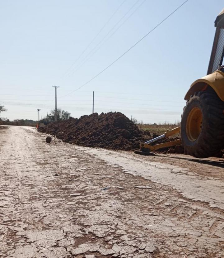 La Municipalidad continúa arreglando las calles de tierra