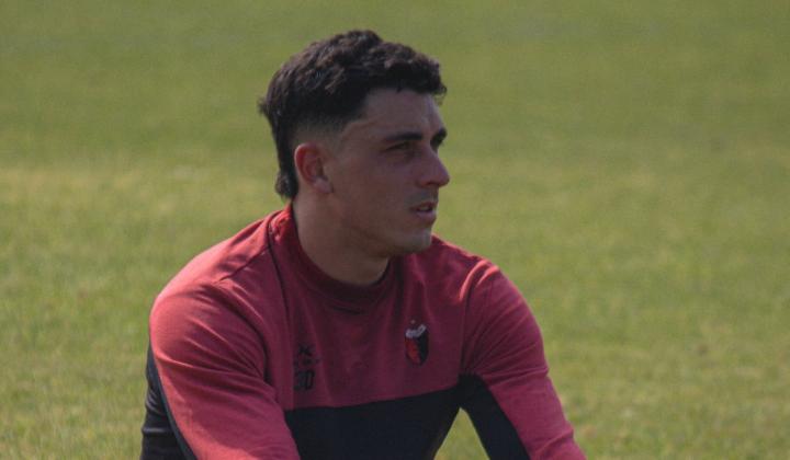 Joel Soñora firmó su vínculo con Colón