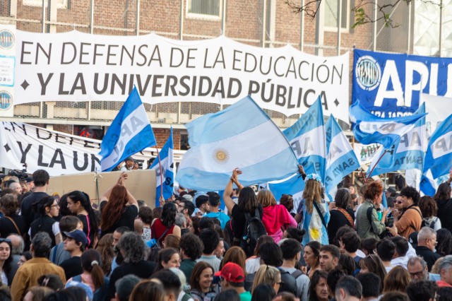 Segunda marcha en defensa de la universidad y la educación pública