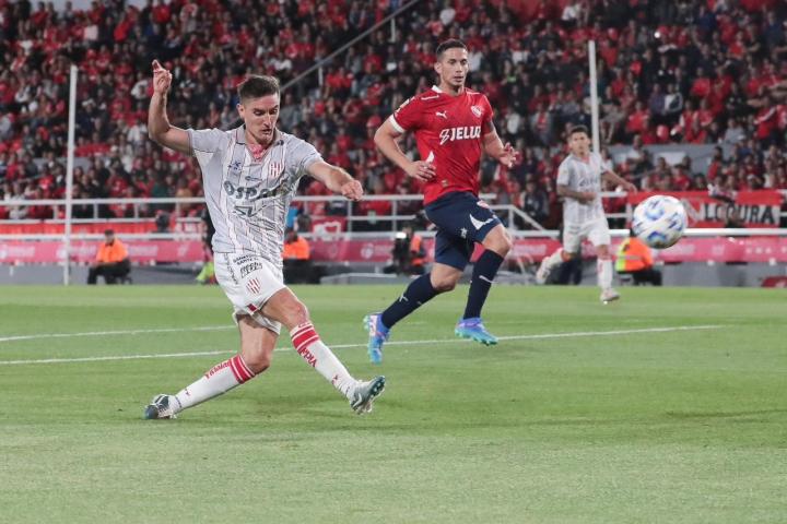 Unión no pudo contra Independiente y cayó 3 a 0