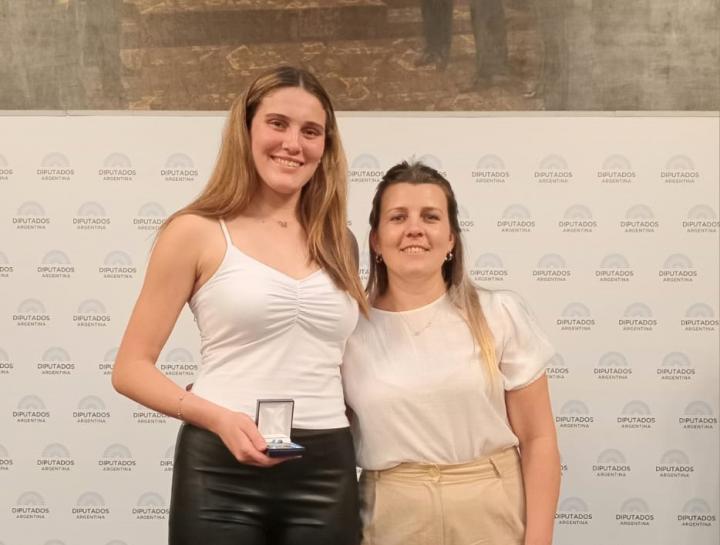 Premiaron a Emma Oldani en el Congreso Nacional