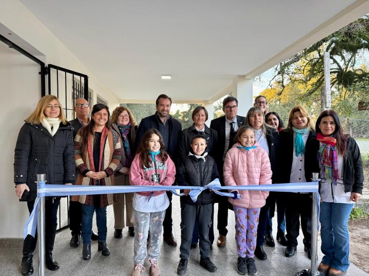 Se inaguraron 3 aulas en establecimientos educativos de la ciudad