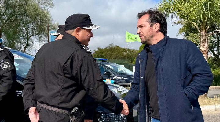 Santo Tomé recibió camionetas 0 km adaptadas para el patrullaje