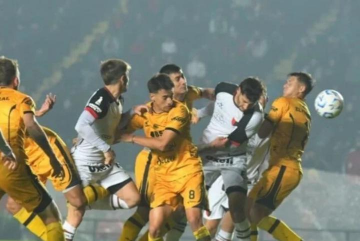 Colón-Mitre se completa hoy a las 11 horas a puertas cerradas