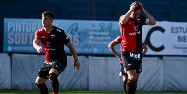 Colón cayó 2-0 ante Talleres (RE) y no logra sellar su permanencia en Primera Nacional