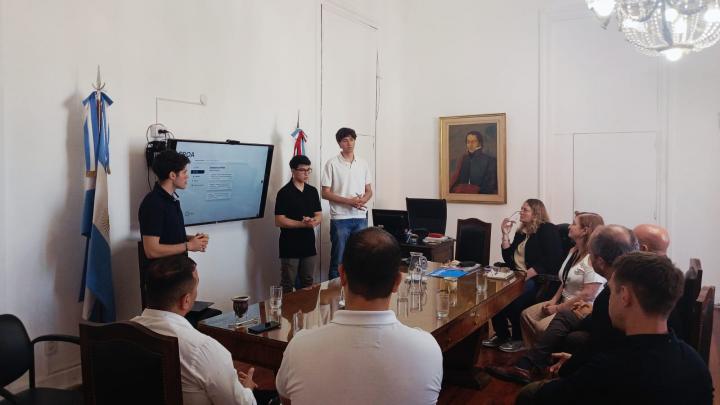 InfectoSys presentó su plataforma de inteligencia artificial ante la Ministra de Salud de la Provincia