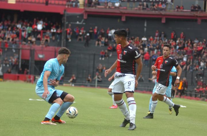 Colón terminó su vergonzoso año futbolístico con una victoria
