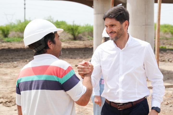 El gobernador visitó las obras del nuevo puente