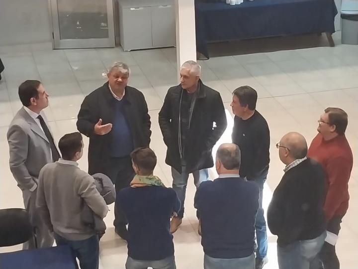 Los intendentes realizaron la convocatoria a paritarias 