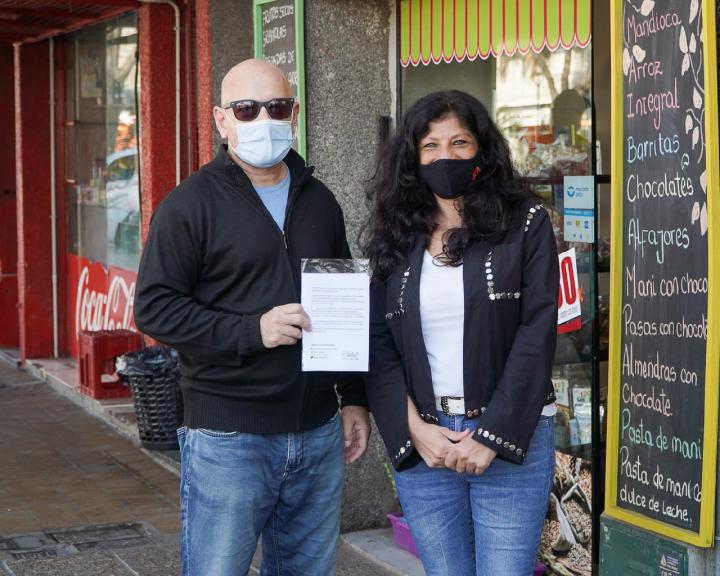 Solano concientizó acerca de las ordenanzas sobre cartelería en tiempos de campaña 