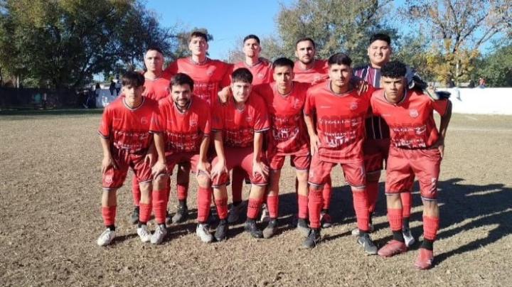  Floresta le ganó 3 a 0 a Deportivo Agua
