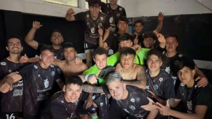 Academia AC goleó en su visita a Santa Rosa