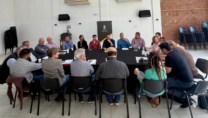 El intendente, ASSA y los concejales se reunieron en la Vieja Usina