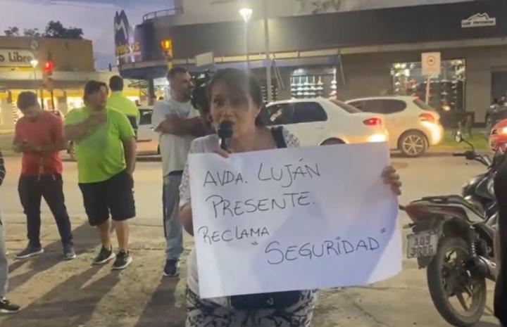 Vecinos y comerciantes se movilizaron pidiendo mayor seguridad